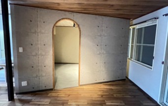 アーチ開口のある内装